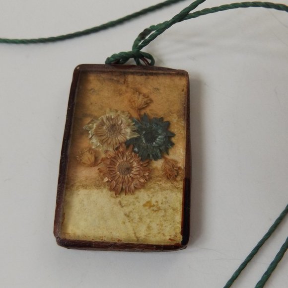 Vintage Jewelry - Vintage Unique Artisan Made Framed Flower Statement Necklace